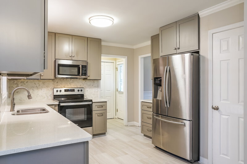 2,300/Mo, 4208 Knightsbridge Way Raleigh, NC 27604 Kitchen View