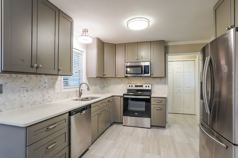 2,300/Mo, 4208 Knightsbridge Way Raleigh, NC 27604 Kitchen View 2