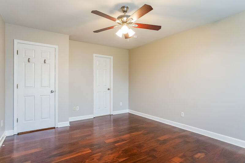 2,300/Mo, 4208 Knightsbridge Way Raleigh, NC 27604 Main Bedroom View 2