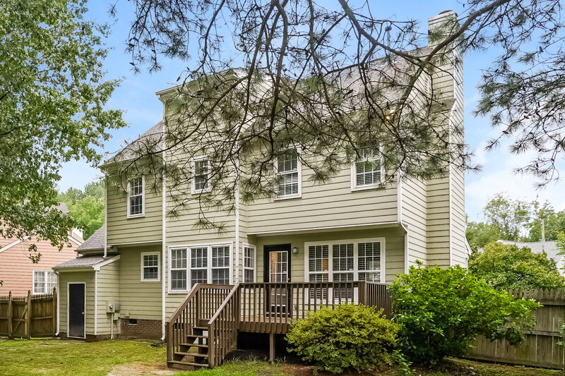 2,300/Mo, 4208 Knightsbridge Way Raleigh, NC 27604 Rear View