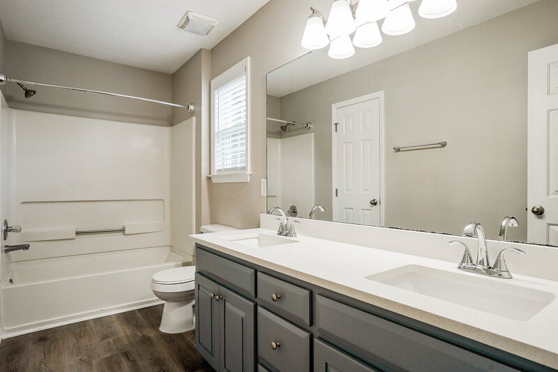 1,735/Mo, 121 Westonridge Run Garner, NC 27529 Main Bathroom View