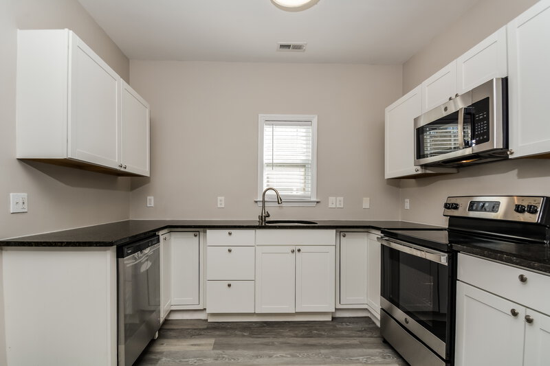 1,600/Mo, 205 Houston Ln Clayton, NC 27527 Kitchen View 2