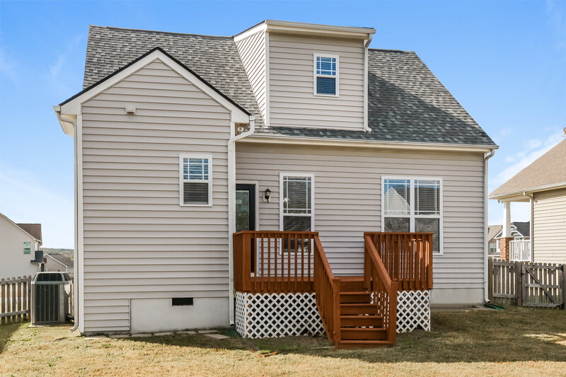 1,600/Mo, 205 Houston Ln Clayton, NC 27527 Rear View