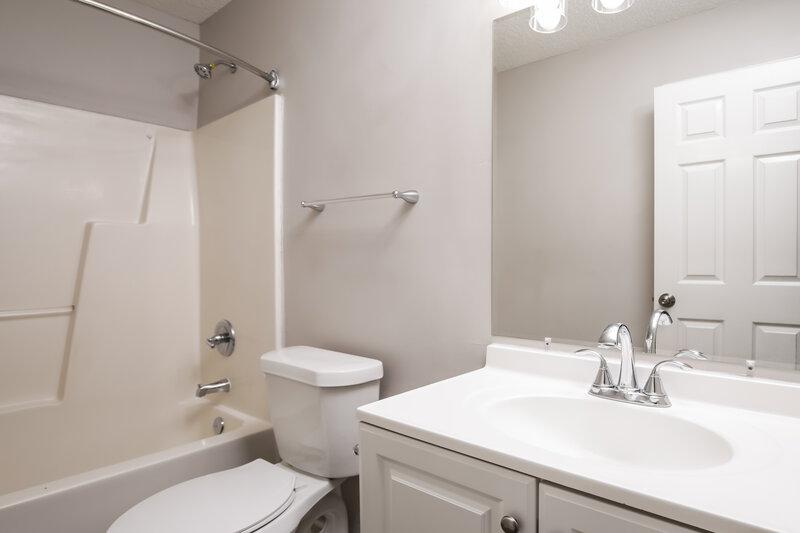 1,860/Mo, 203 Zircon Ln Knightdale, NC 27545 Bathroom View 2