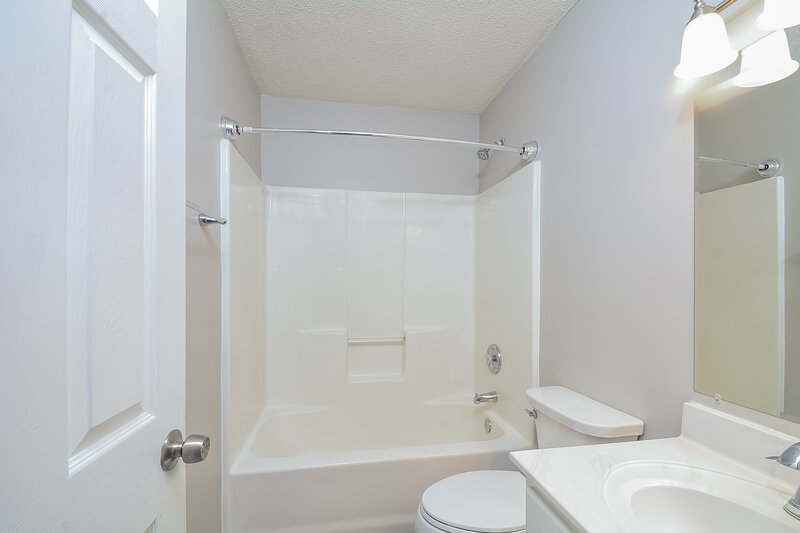 2,910/Mo, 5832 Carretta Ct Raleigh, NC 27610 Bathroom View 3