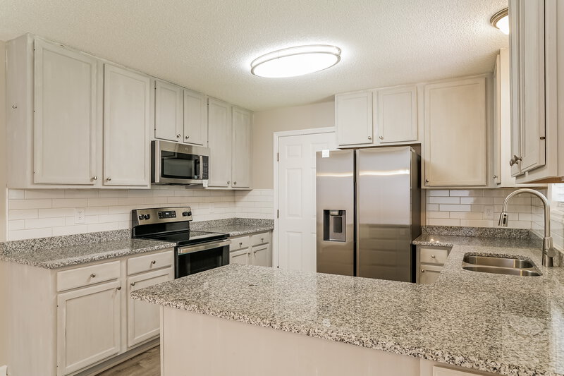 2,710/Mo, 601 Quest Ridge Dr Fuquay Varina, NC 27526 Kitchen View 2