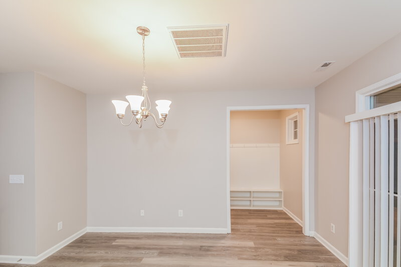2,250/Mo, 141 Pearson Pl Clayton, NC 27527 Dining Room View