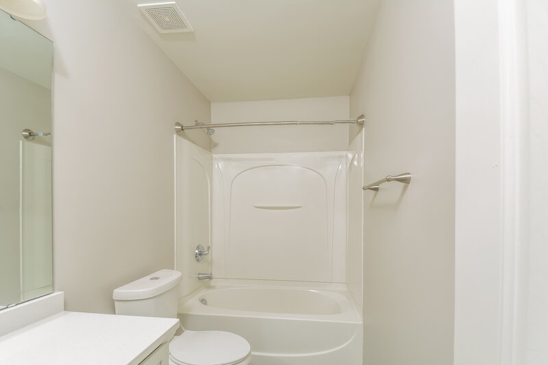 2,250/Mo, 141 Pearson Pl Clayton, NC 27527 Bathroom View