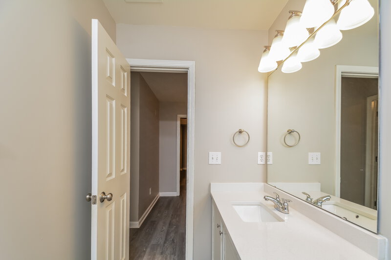 2,250/Mo, 141 Pearson Pl Clayton, NC 27527 Bathroom View 2