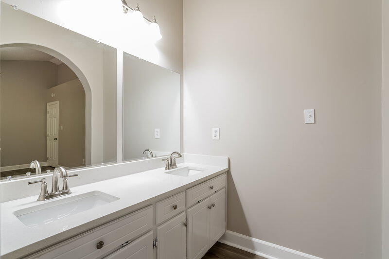 1,830/Mo, 1509 Long Cove Ct Raleigh, NC 27604 Main Bathroom View