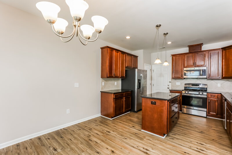 2,075/Mo, 934 Lakemont Dr Clayton, NC 27520 Kitchen View