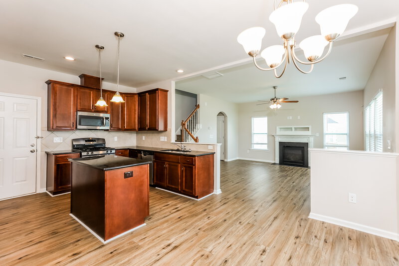 2,075/Mo, 934 Lakemont Dr Clayton, NC 27520 Kitchen View 2