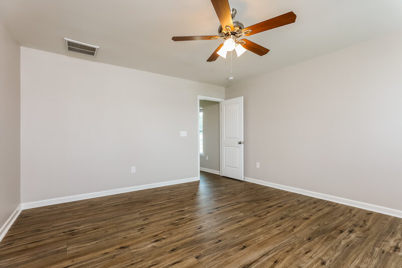 2,075/Mo, 934 Lakemont Dr Clayton, NC 27520 Main Bedroom View 2