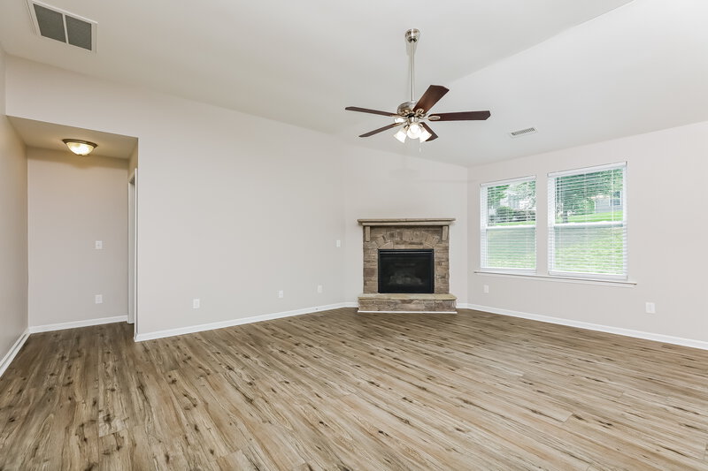 3,550/Mo, 400 Bowling Forest Dr Wake Forest, NC 27587 Living Room View 2