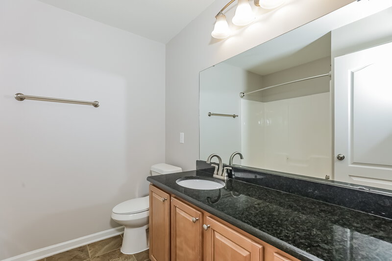 3,550/Mo, 400 Bowling Forest Dr Wake Forest, NC 27587 Bathroom View