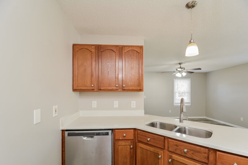 2,290/Mo, 808 Hepplewhite Ct Fuquay Varina, NC 27526 Kitchen View 2