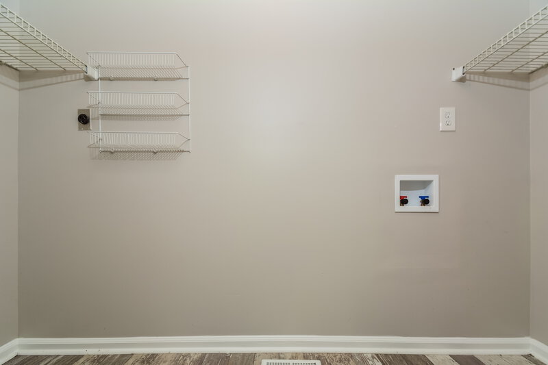 2,290/Mo, 808 Hepplewhite Ct Fuquay Varina, NC 27526 Laundry Room View