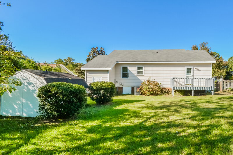 2,290/Mo, 808 Hepplewhite Ct Fuquay Varina, NC 27526 Rear View