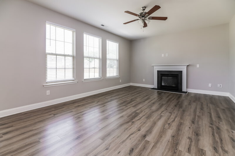 2,340/Mo, 504 Willow Breeze Ct Zebulon, NC 27597 Living Room View