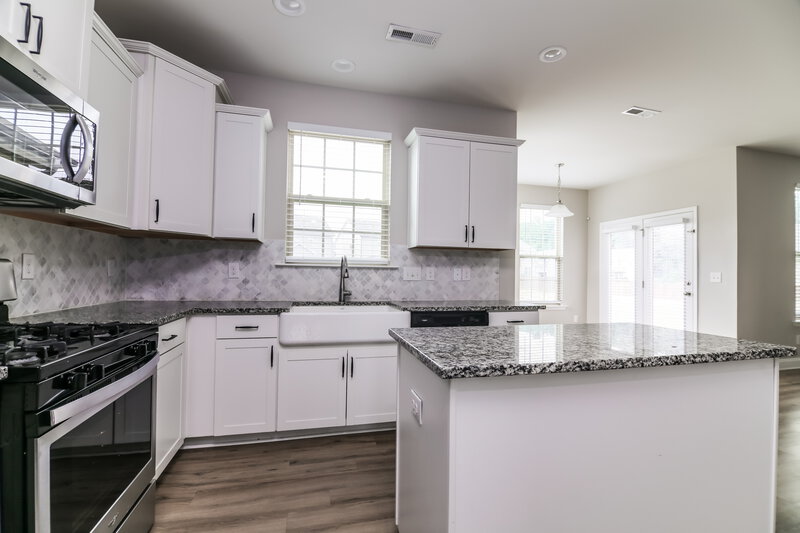 2,340/Mo, 504 Willow Breeze Ct Zebulon, NC 27597 Kitchen View
