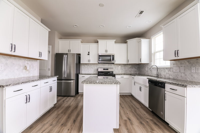 2,340/Mo, 504 Willow Breeze Ct Zebulon, NC 27597 Kitchen View 2
