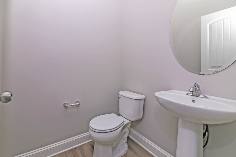 2,340/Mo, 504 Willow Breeze Ct Zebulon, NC 27597 Bathroom View 2