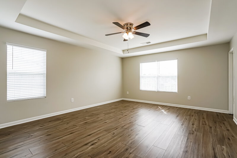 2,450/Mo, 618 Twain Town Dr Knightdale, NC 27545 Main Bathroom View