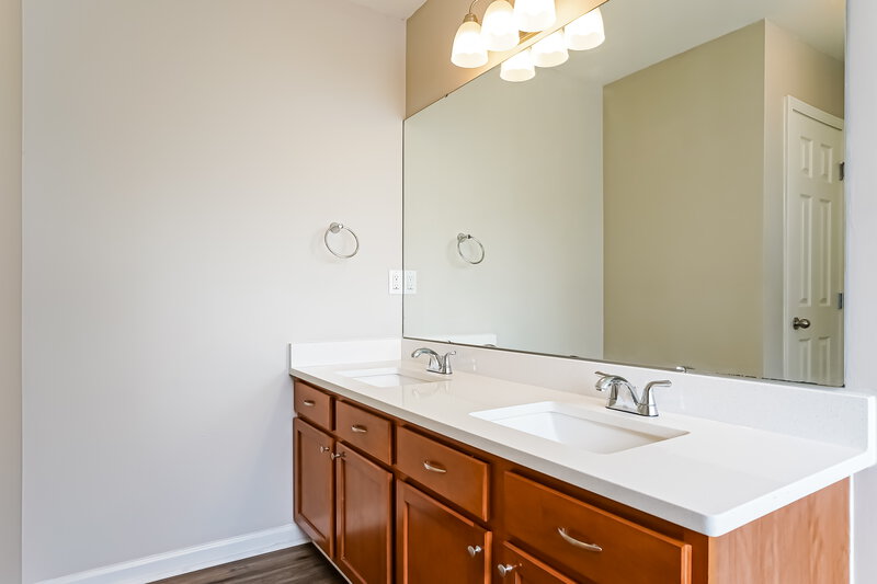 2,450/Mo, 618 Twain Town Dr Knightdale, NC 27545 Bathroom View