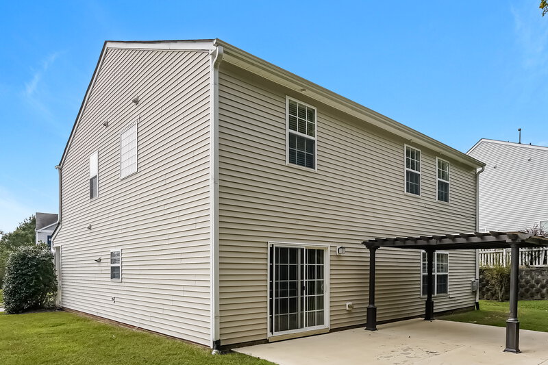 2,450/Mo, 618 Twain Town Dr Knightdale, NC 27545 Rear View