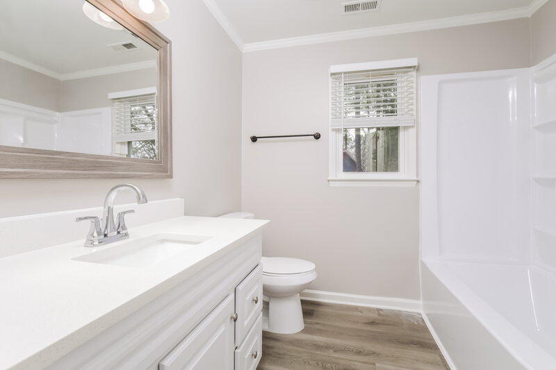 1,910/Mo, 408 Carrington Drive Knightdale, NC 27545 Bathroom View