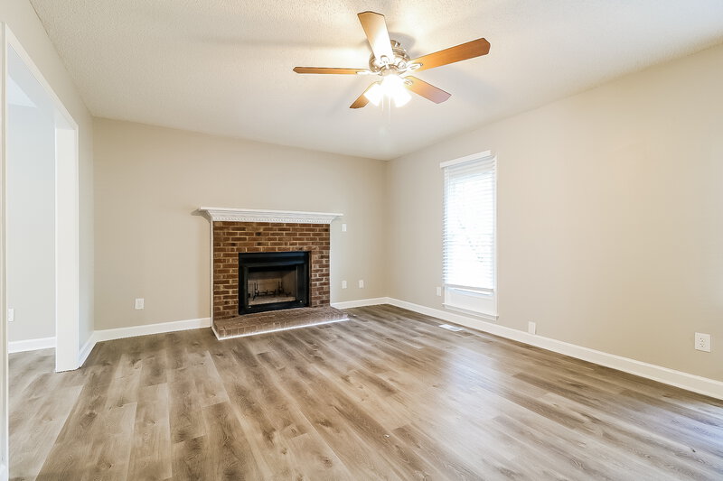 2,380/Mo, 4308 Birmingham Way Raleigh, NC 27604 Living Room View 2