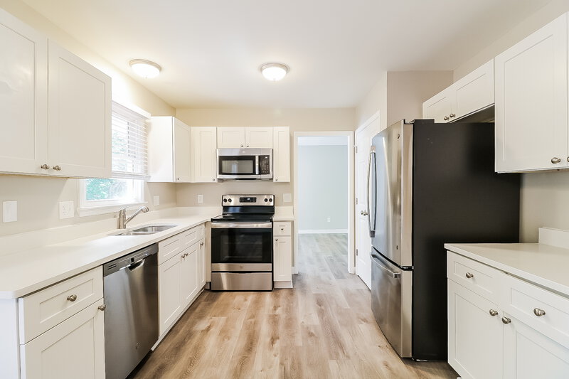 2,380/Mo, 4308 Birmingham Way Raleigh, NC 27604 Kitchen View 2