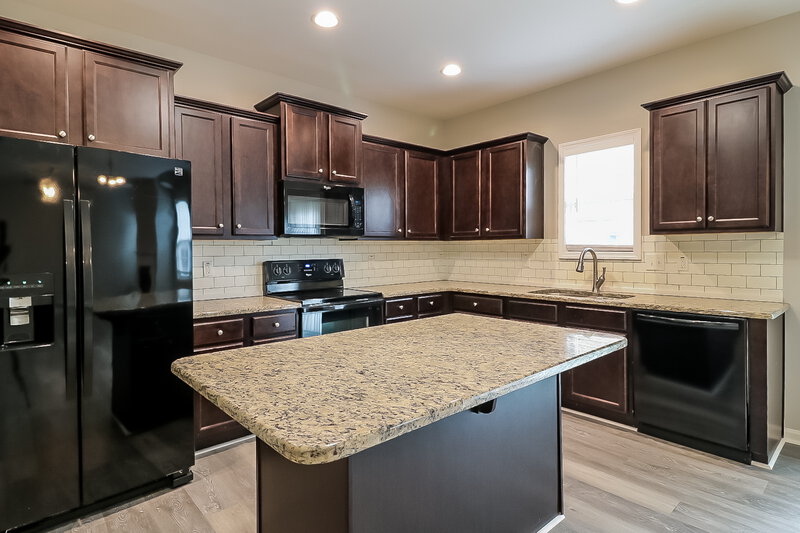 2,055/Mo, 253 Lanier Pl Clayton, NC 27527 Kitchen View