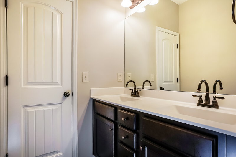 1,690/Mo, 62 Dropseed Lane Smithfield, NC 27577 Bathroom View