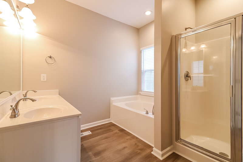 2,475/Mo, 3608 Serendipity Dr Raleigh, NC 27616 Main Bathroom View
