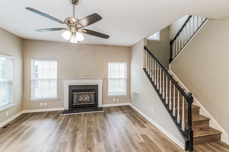 2,515/Mo, 3608 Serendipity Dr Raleigh, NC 27616 No Caption View