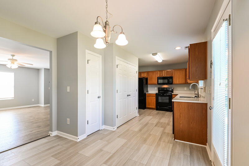2,010/Mo, 933 Roxy St Raleigh, NC 27610 Dining Room View