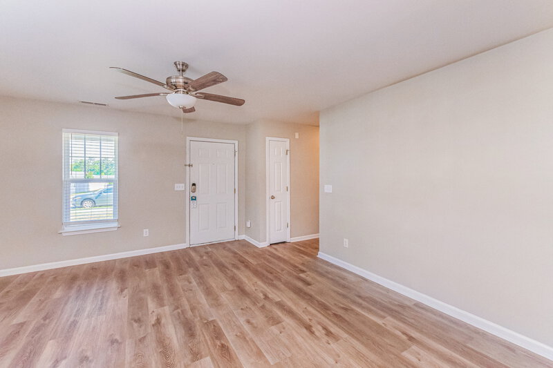 1,935/Mo, 821 Skinner Dr Raleigh, NC 27610 Living Room View