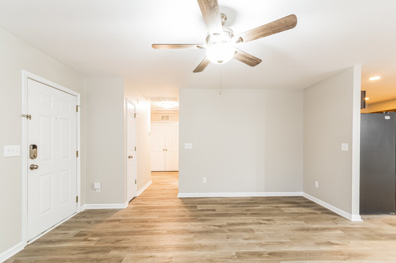 2,800/Mo, 821 Skinner Dr Raleigh, NC 27610 Living Room View 3