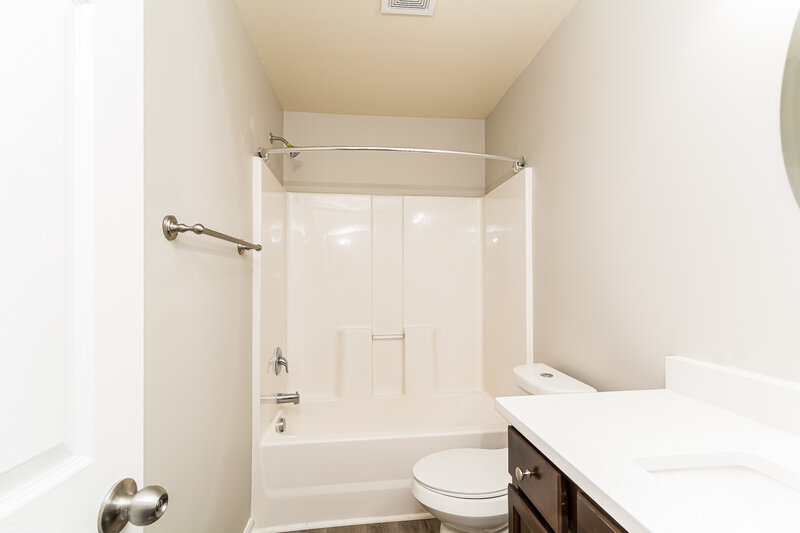 2,800/Mo, 821 Skinner Dr Raleigh, NC 27610 Bathroom View