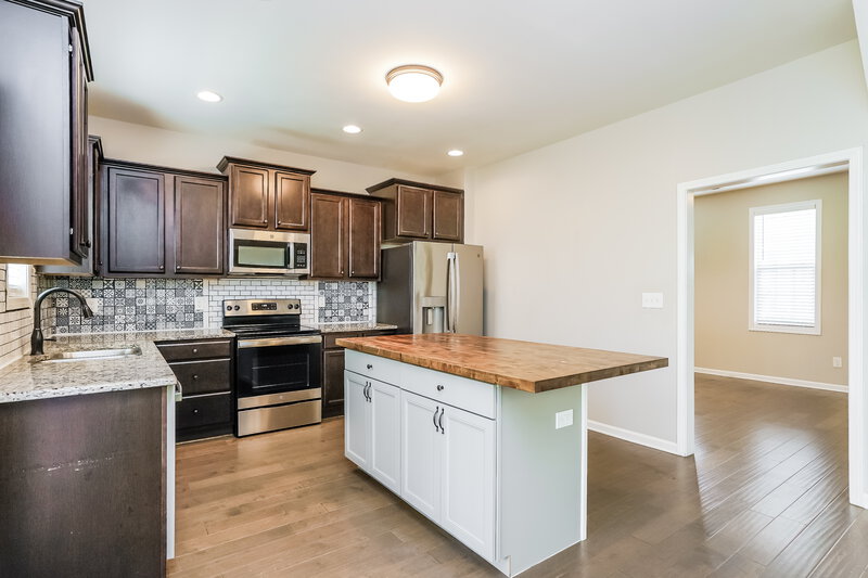 1,940/Mo, 332 Chamberlain Dr Clayton, NC 27527 Kitchen View
