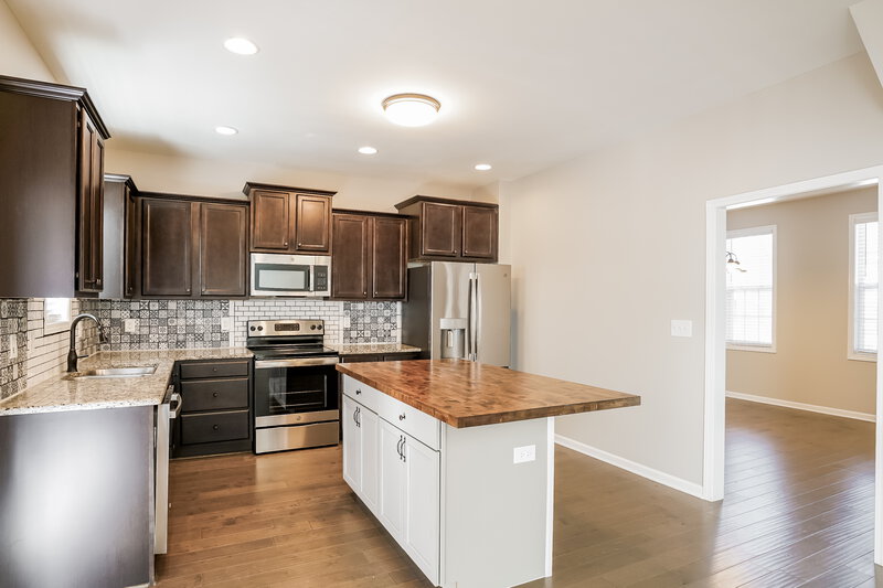 2,025/Mo, 332 Chamberlain Dr Clayton, NC 27527 Kitchen View 2