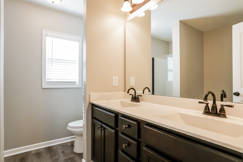 2,025/Mo, 332 Chamberlain Dr Clayton, NC 27527 Main Bathroom View