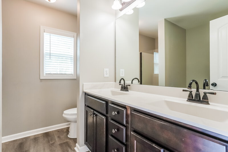 1,940/Mo, 332 Chamberlain Dr Clayton, NC 27527 Main Bathroom View 2