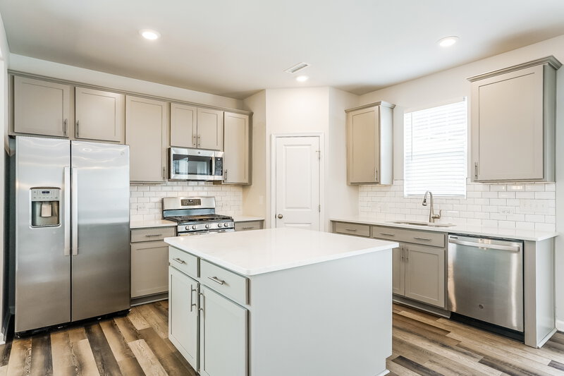 1,930/Mo, 534 Dawley Dr Fuquay Varina, NC 27526 Kitchen View