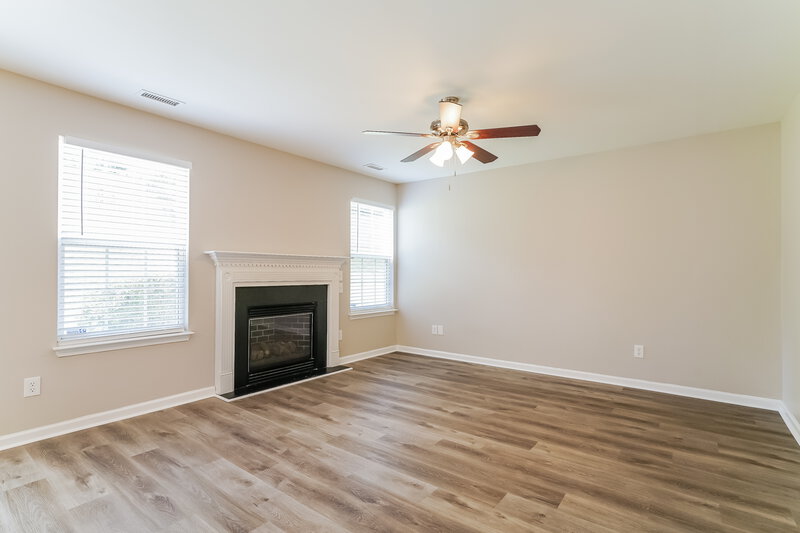2,070/Mo, 3928 Tyler Bluff Ln Raleigh, NC 27616 Living Room View