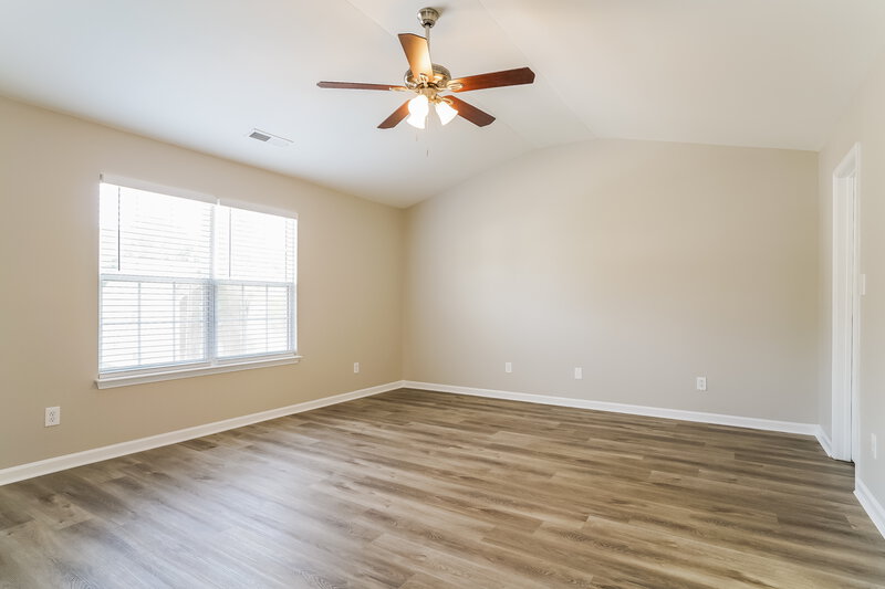 2,070/Mo, 3928 Tyler Bluff Ln Raleigh, NC 27616 Main Bedroom View