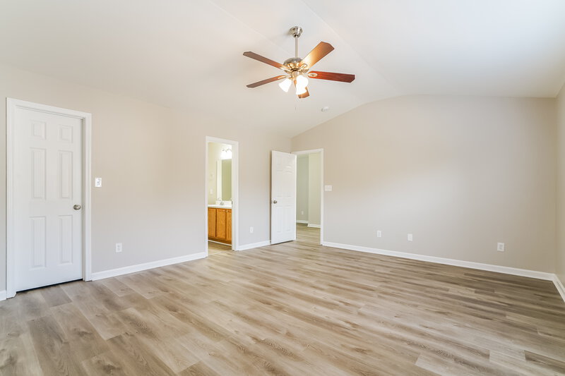 2,070/Mo, 3928 Tyler Bluff Ln Raleigh, NC 27616 Main Bedroom View 2