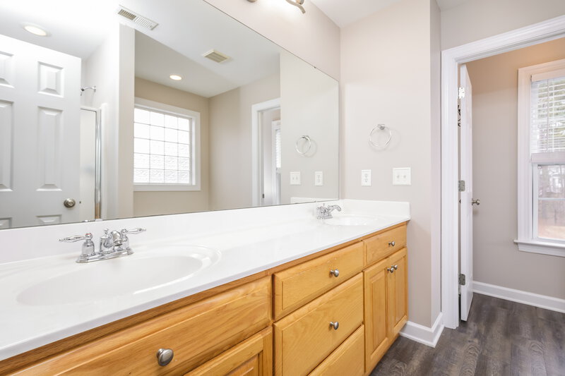 2,165/Mo, 235 Manchester Trl Clayton, NC 27527 Main Bathroom View