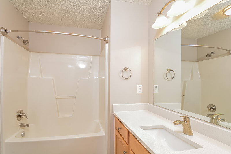 1,755/Mo, 221 Wood Green Dr Wendell, NC 27591 Bathroom View
